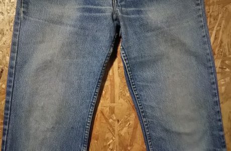 VTG 1980s Levi's 517 Made in USA W32 dirt on the thighs.