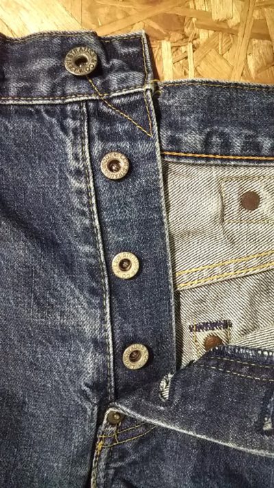 LVC 90s Levi's 702”30s 501 reprint” 140th anniversary Japan mode W28-29 Donut button and V stitch "top" button and Hidden rivets