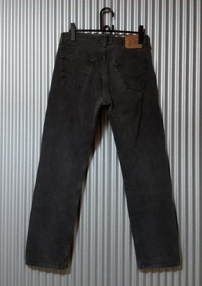 Back view - 1990s Levi's 501 Made in USA 1995 made Black W33 L31