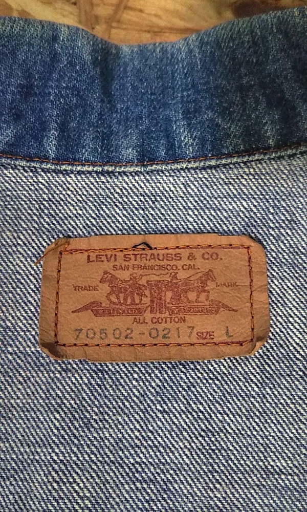 Paper Label-80s Levi's Type 2 70502-0217 Denim Jacket. Size L Made in Japan