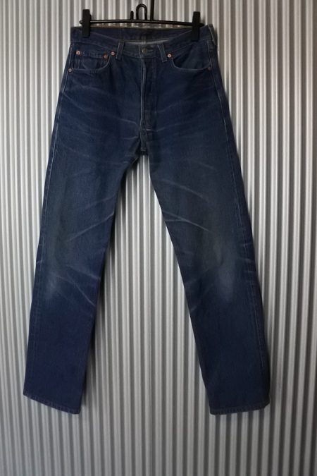 90s Levi's 501. West 36