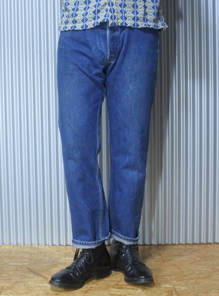 90s Levi’s501 Made in USA W32-33 1999 made Wearing image