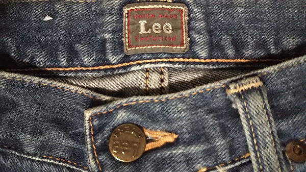 Lee Riders 101B Jeans 1946 Reprint W32 Top button and center tag
