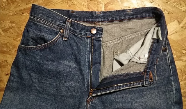 90s Wrangler Selvedge denim jeans Made in JAPAN W31 front side