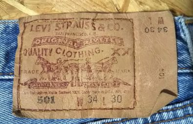 1990s Levi's 501 Made in USA W33 Paper label