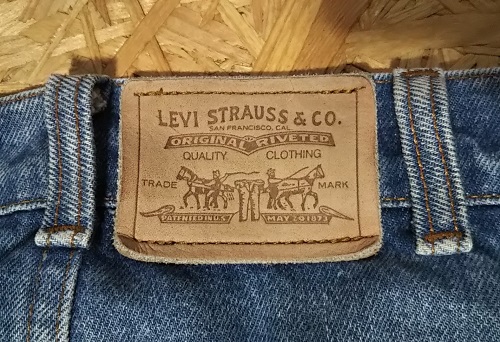 Leather label - 90s Levi's 517 Made in Canada