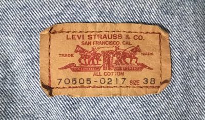 Paper Label-80s Levi ’s 70505 Type 3 denim jacket Size 38 Made in Japan
