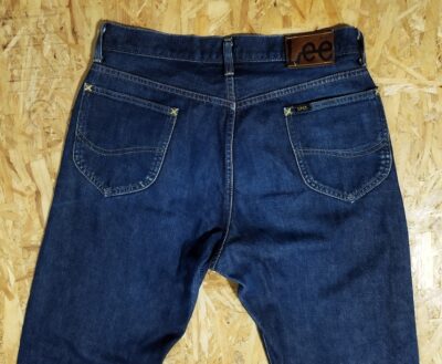 Back Pocket - Lee Riders 200B. W33 L30 Made in Japan.